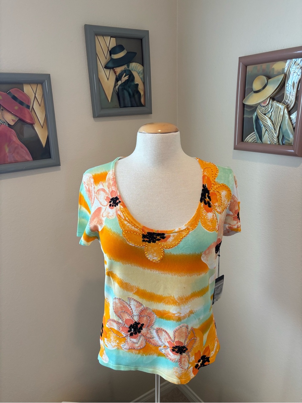 NEW.    Dolce Cabo Orange, Turquoise & Cream Floral Scoop Neck Tee